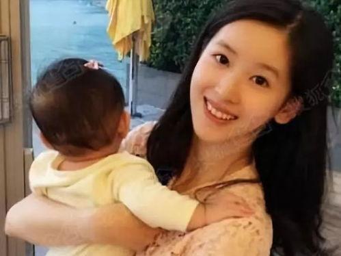 路边的吃瓜小妹,揭秘街头文化新现象