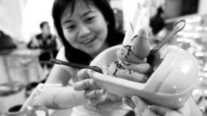 坐马桶吃瓜,揭秘坐马桶吃瓜的惬意生活