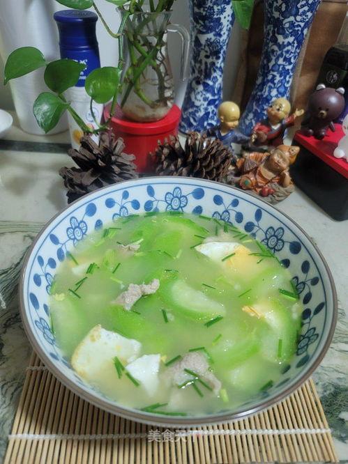 吃瓜瘦肉蛋汤,吃瓜瘦肉蛋汤，营养满分的美味汤品