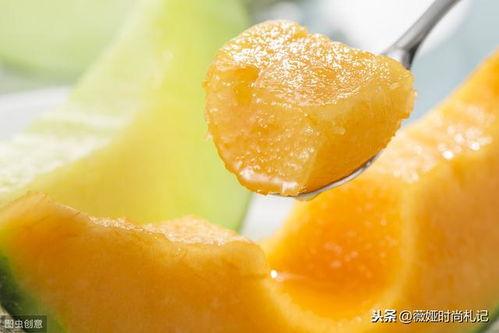 吃哈密瓜图片,一睹其色香味俱全的绝美画卷