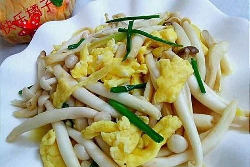 吃瓜海鲜菇炒蛋,吃瓜海鲜菇炒蛋，营养满分的一餐